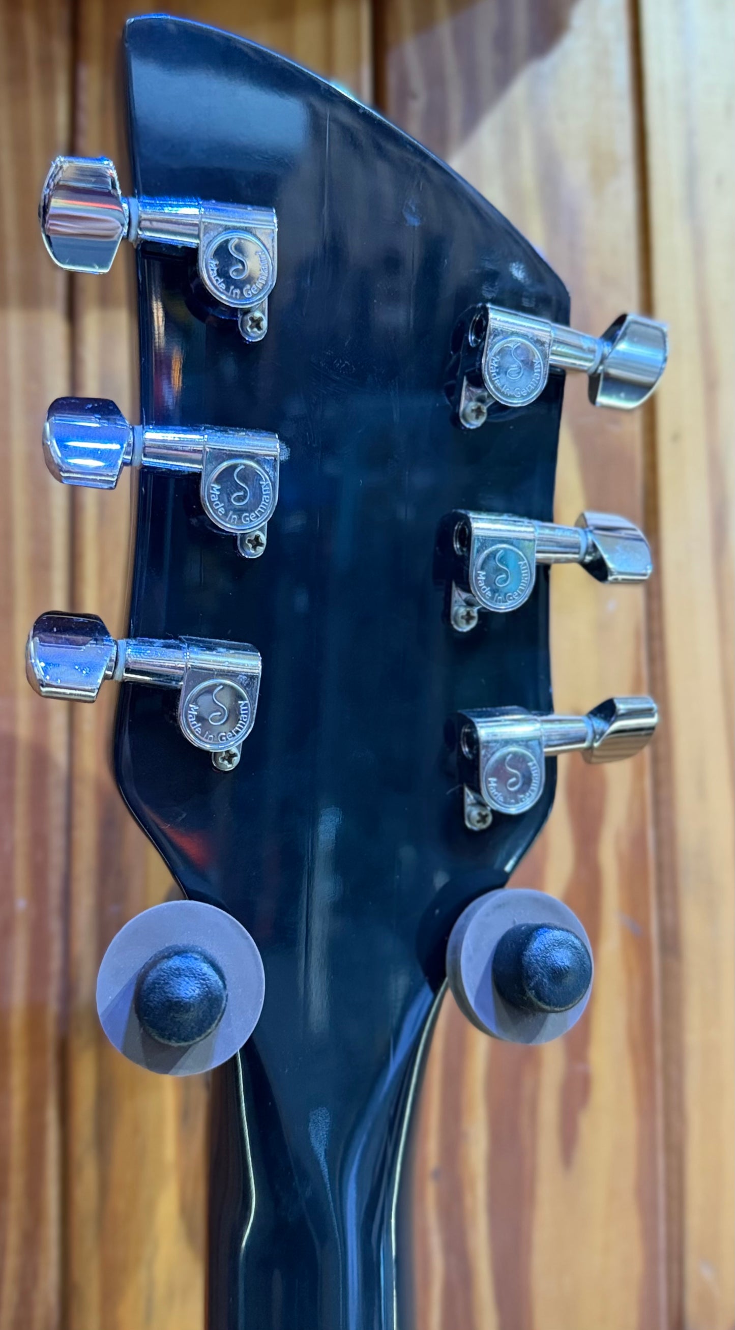 Rickenbacker 330 Jet Black - Pre-Loved