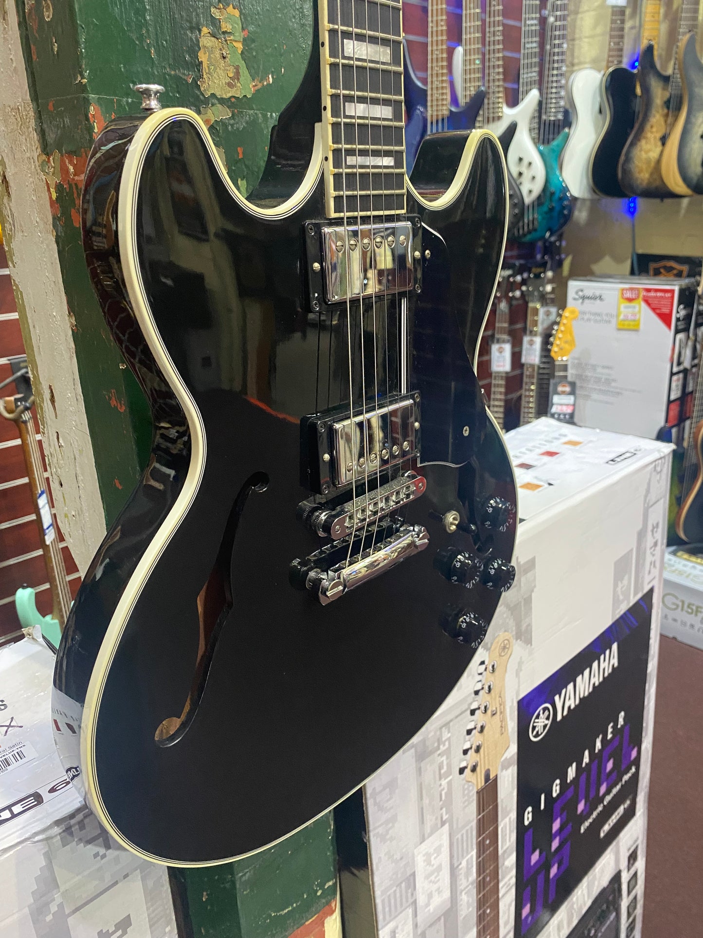 Gibson Midtown Custom 2011 Ebony + Hard Case - Pre-loved