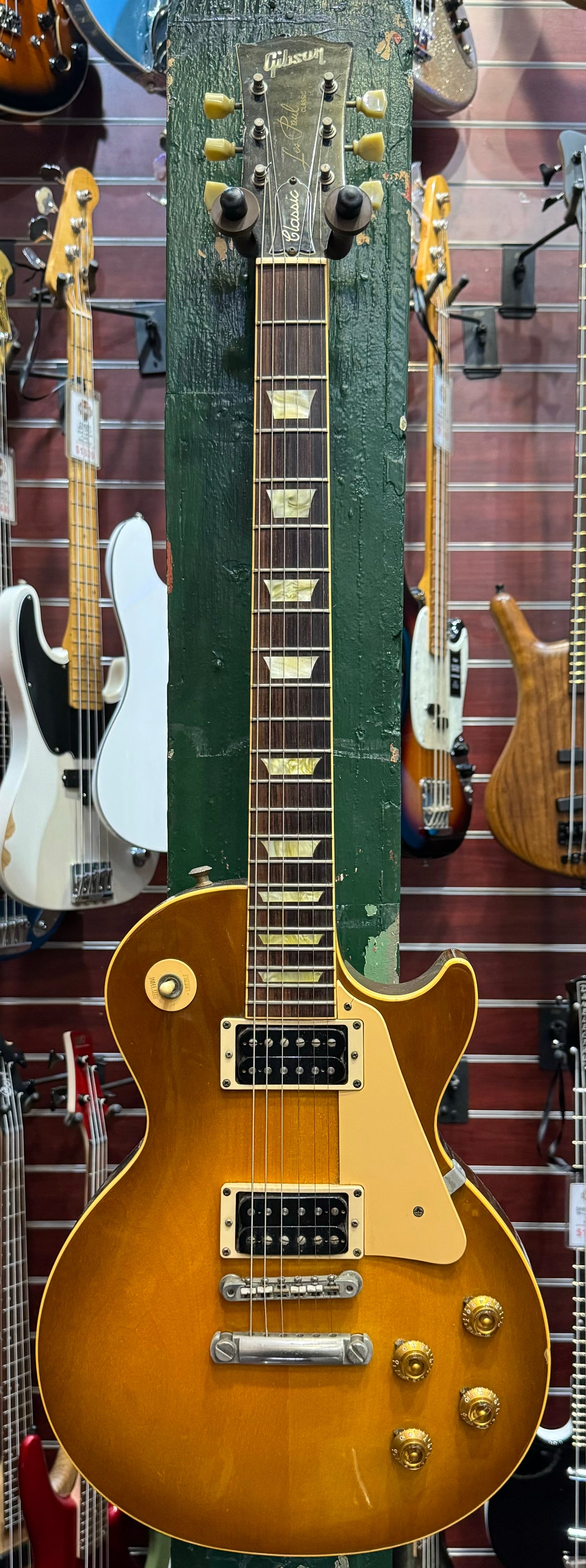 Gibson Les Paul Classic - Honeyburst - Pre-Loved