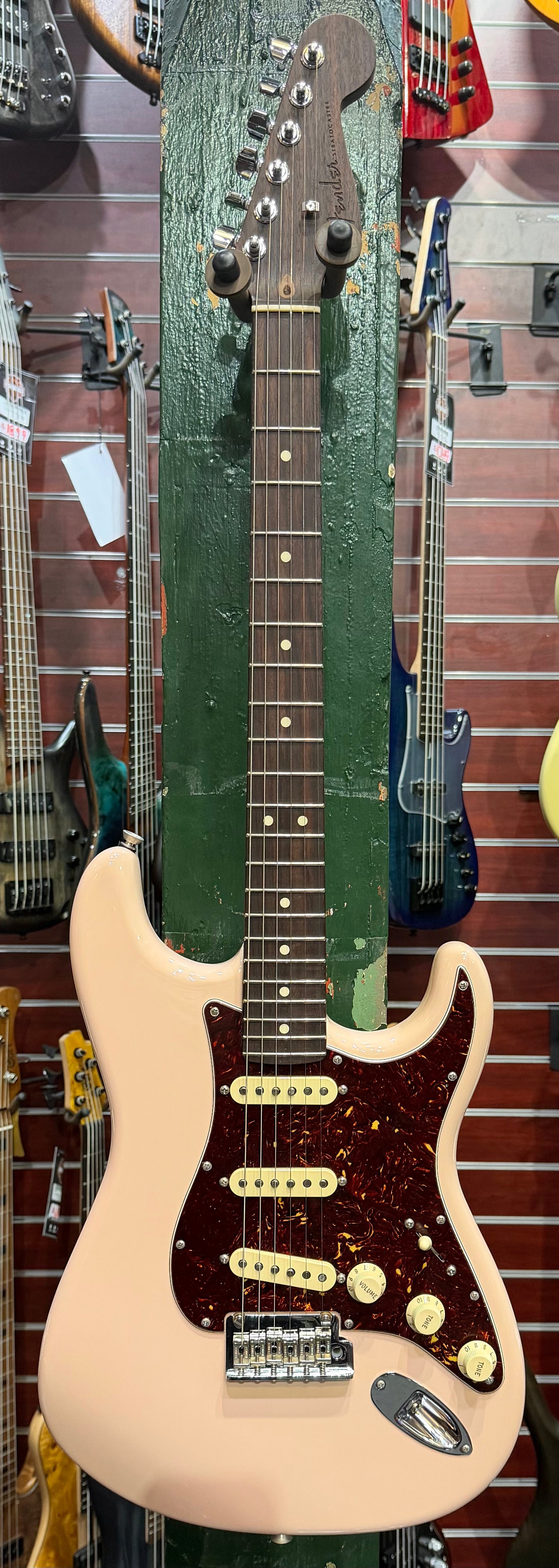 Fender American Pro II Stratocaster - Ltd Dealer’s Edition - Rosewood Neck - Shell Pink - Pre-Loved