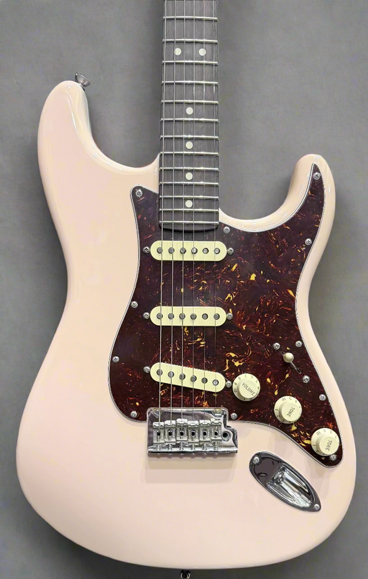 Fender American Pro II Stratocaster - Ltd Dealer’s Edition - Rosewood Neck - Shell Pink - Pre-Loved
