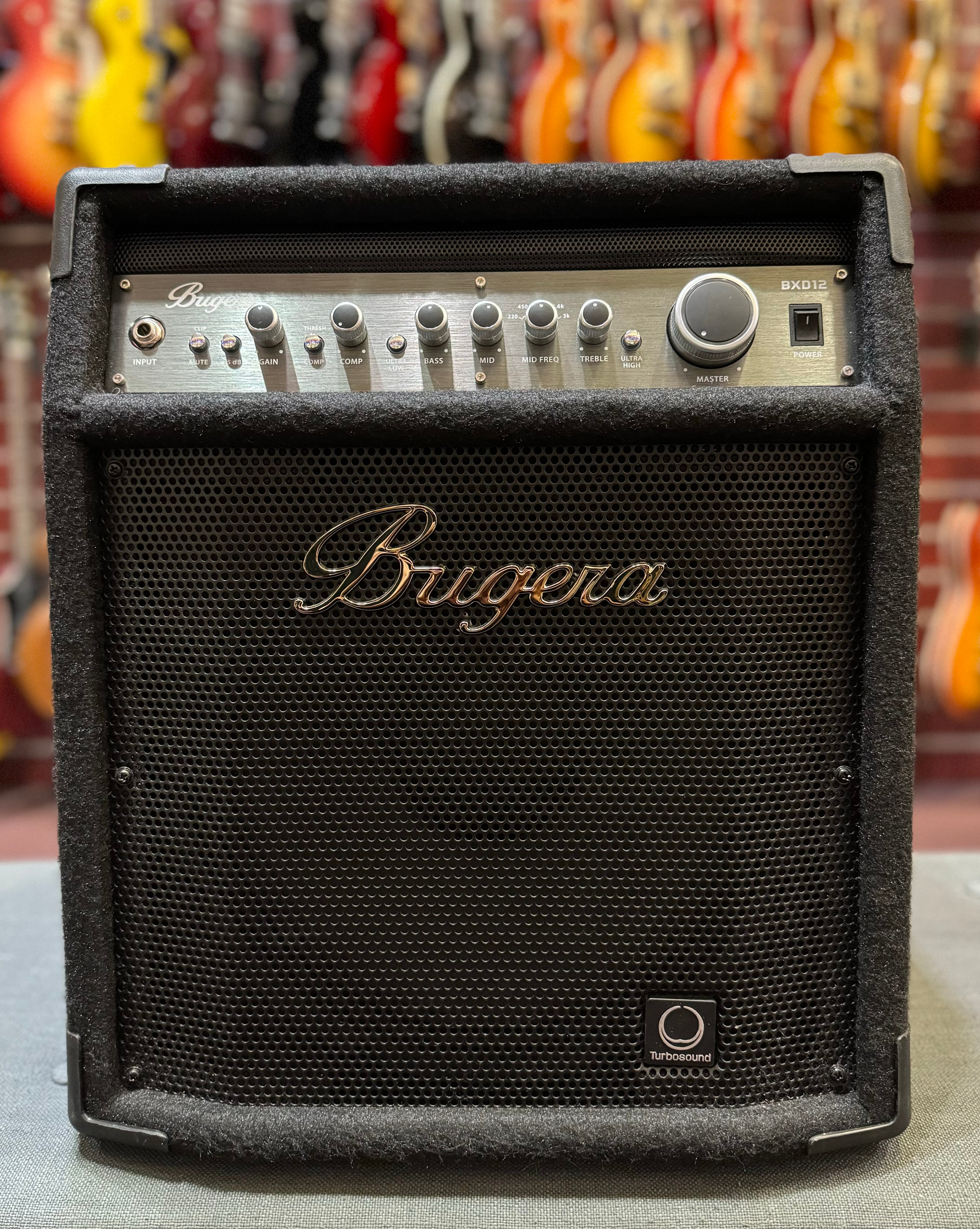 Bugera　Brothers　Pre-Loved　Online　–　Ultrabass　BXD12　Combo　Bass　Guitar