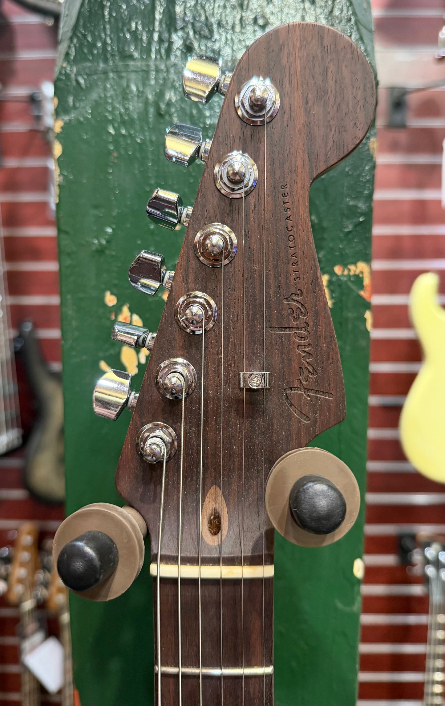 Fender American Pro II Stratocaster - Ltd Dealer’s Edition - Rosewood Neck - Shell Pink - Pre-Loved