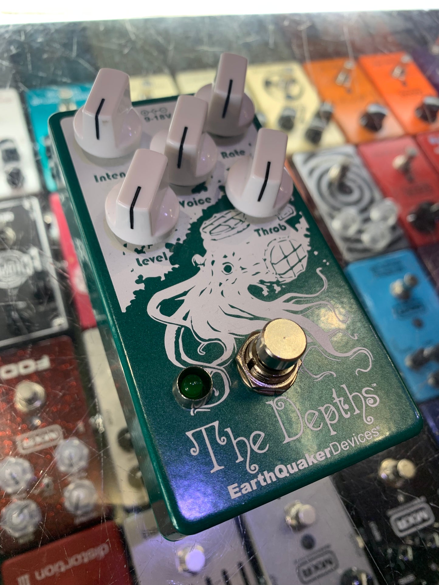 EQD The Depths - Analogue Optical Vibe Machine Pedal Pre-Loved