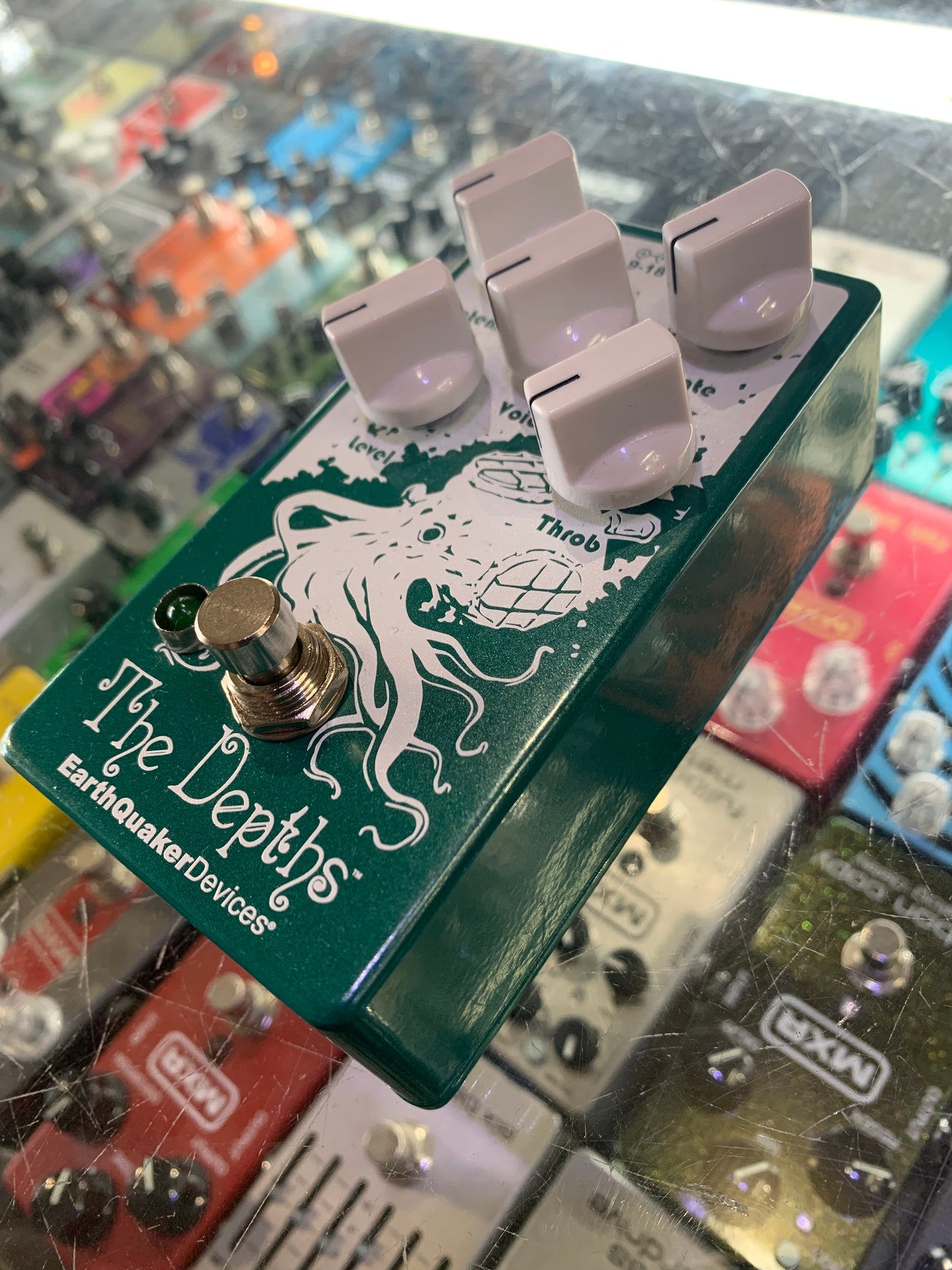 EQD The Depths - Analogue Optical Vibe Machine Pedal Pre-Loved