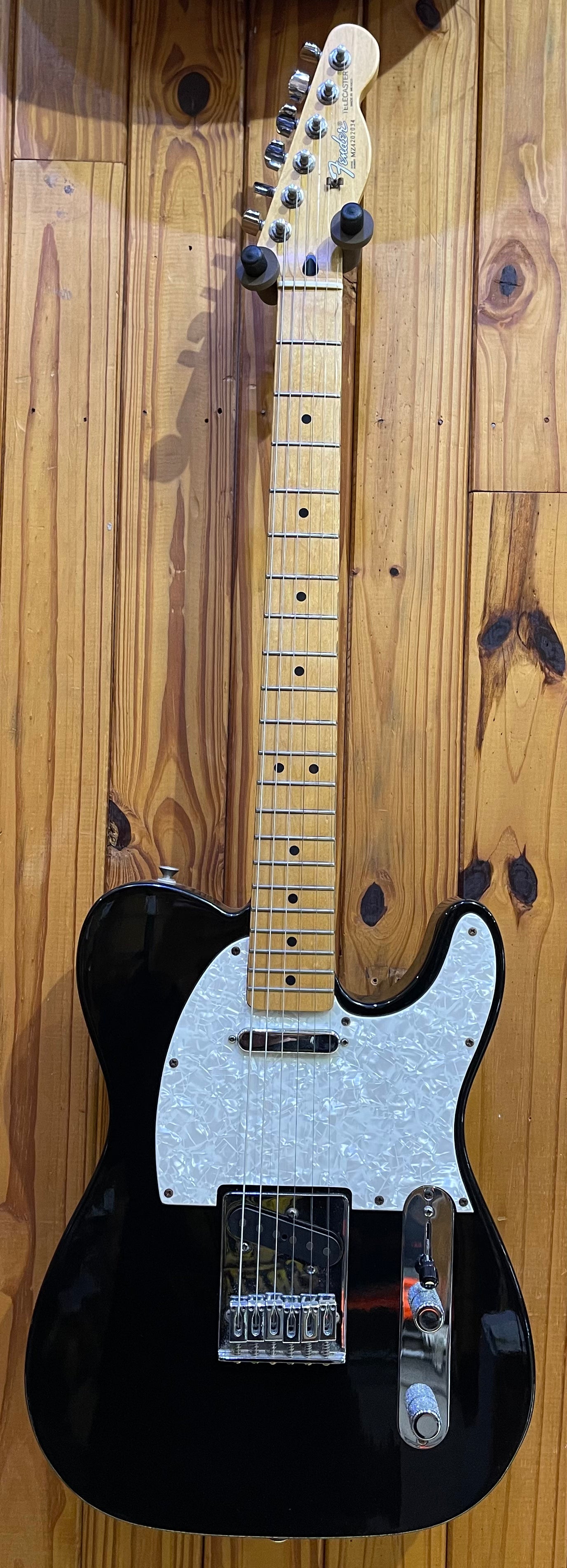 Fender Standard Telecaster - Maple Fingerboard - Black - Pre-Loved