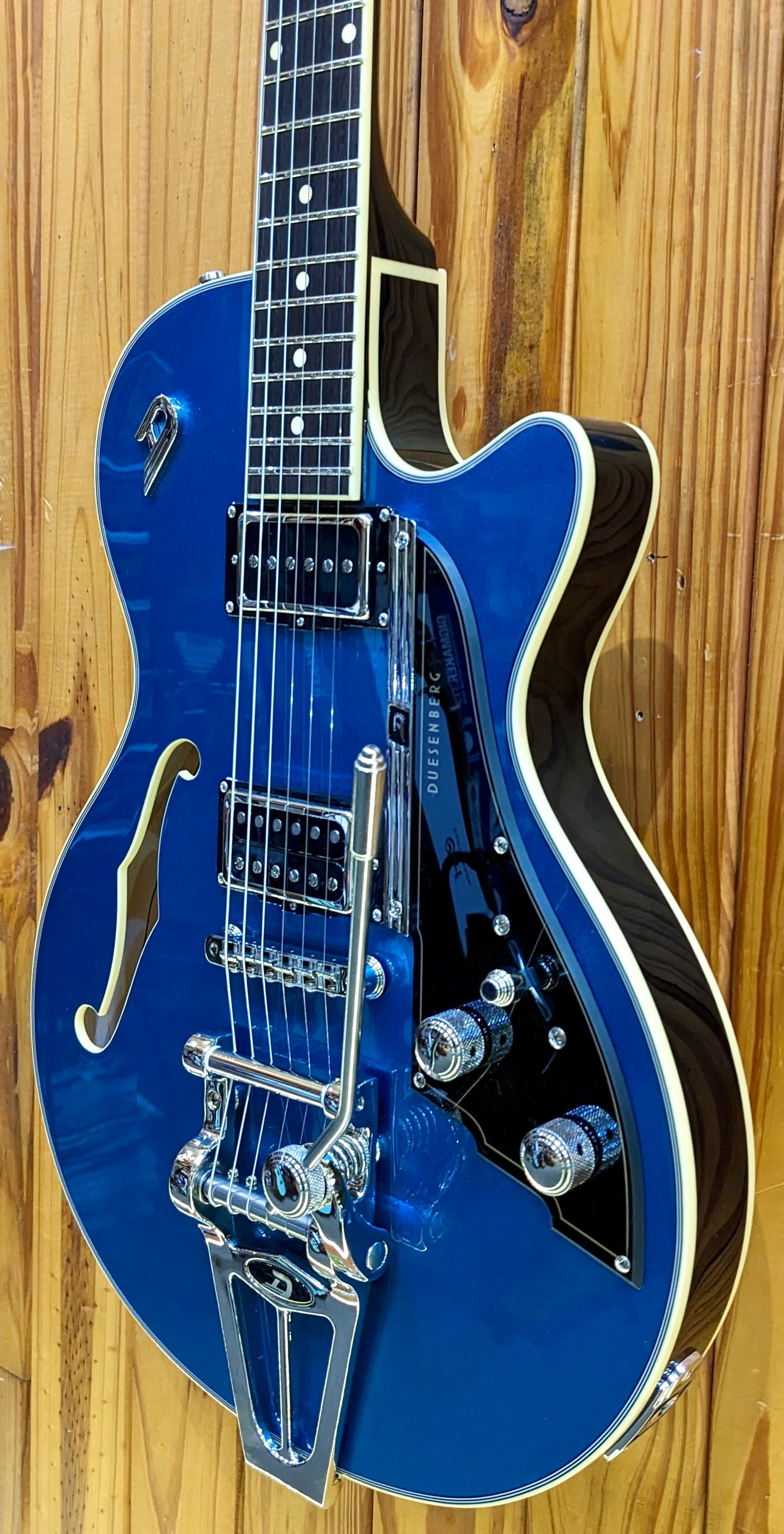 Duesenberg Starplayer III - Catalina Burst w/ Duesenberg Custom Line Bag