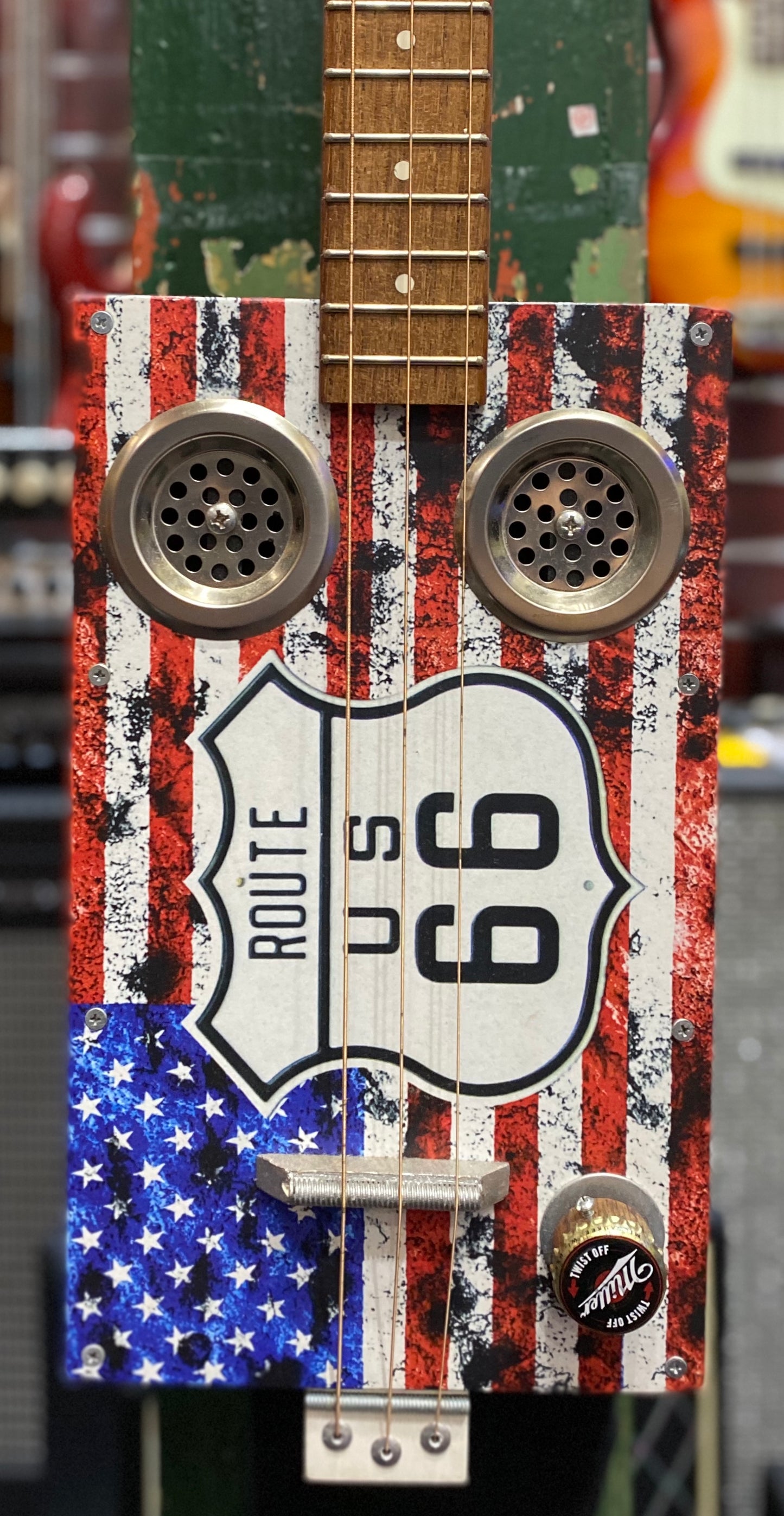 Groove Art Cigar Box Guitar 'American Legend'