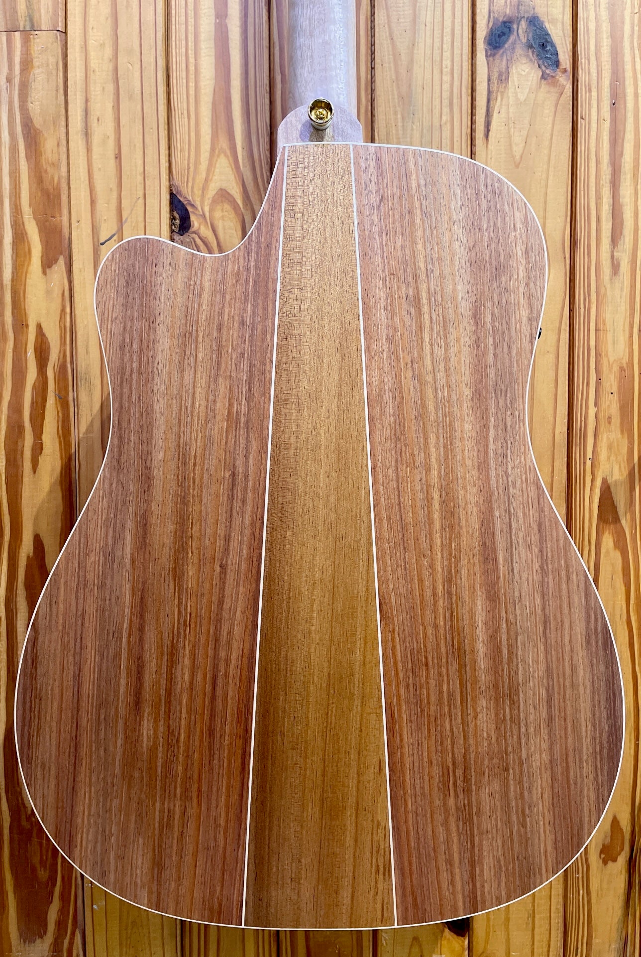 Cole Clark FL2EC - Redwood Blackwood Back & Sides