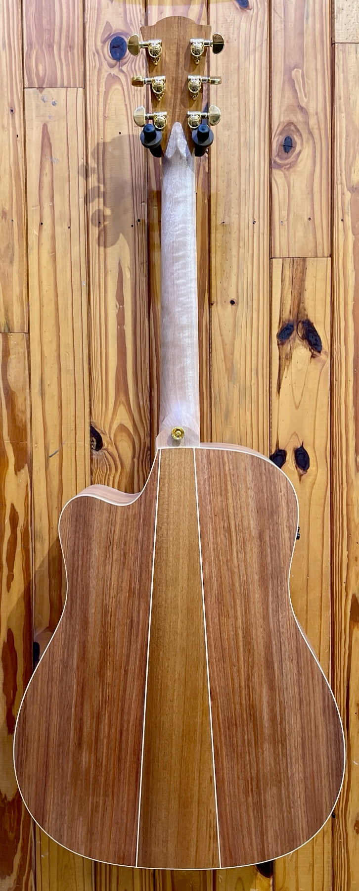 Cole Clark FL2EC - Redwood Blackwood Back & Sides