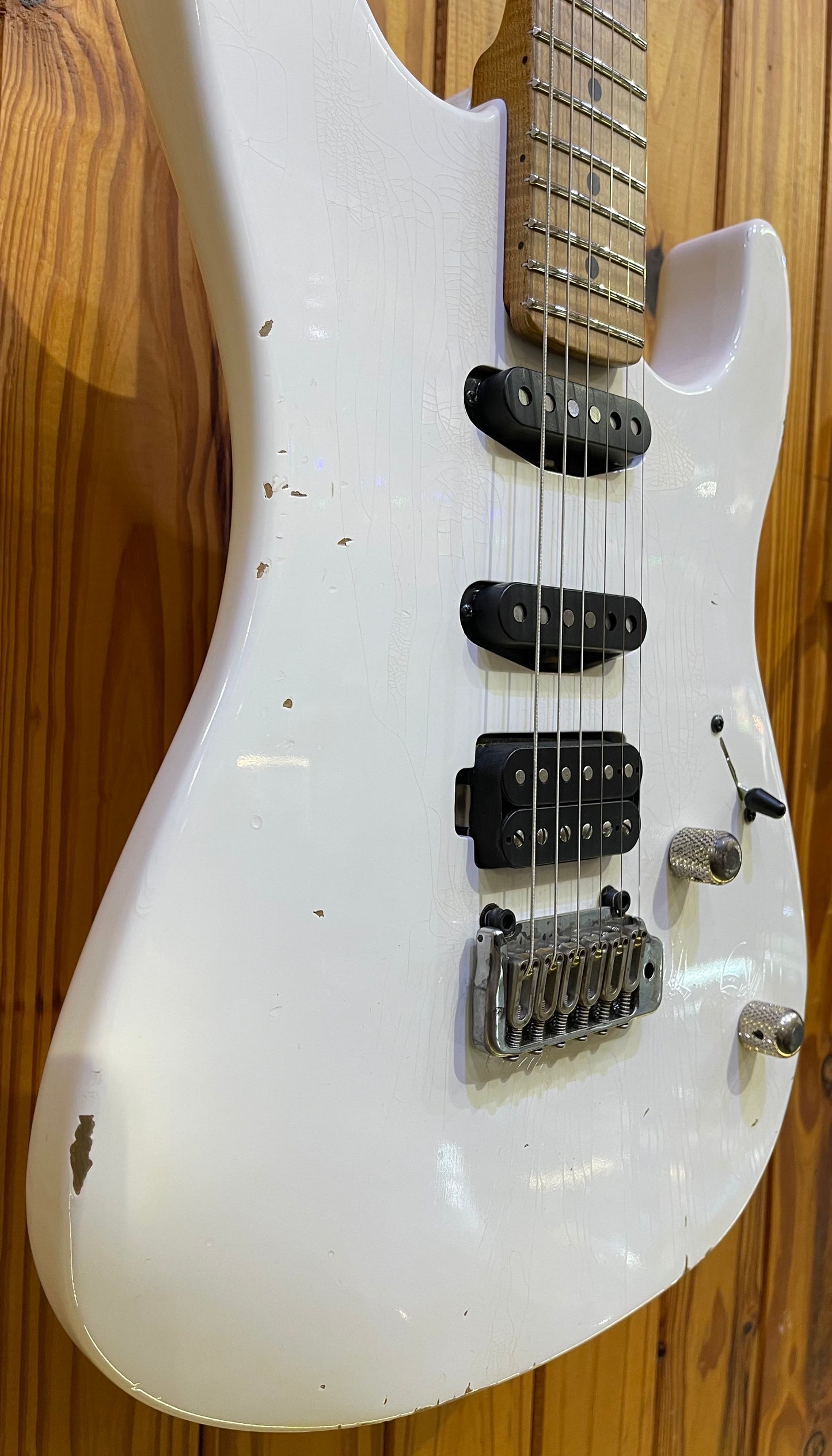 LSL Instruments XT3 - Vintage White - 'Calcite'