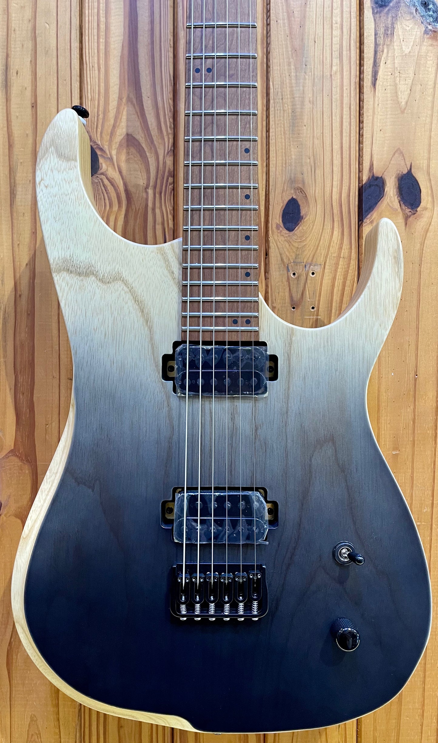 Cerberus 'Hades Line' Erebus 28" 'Baritone' - Satin Hades Fade
