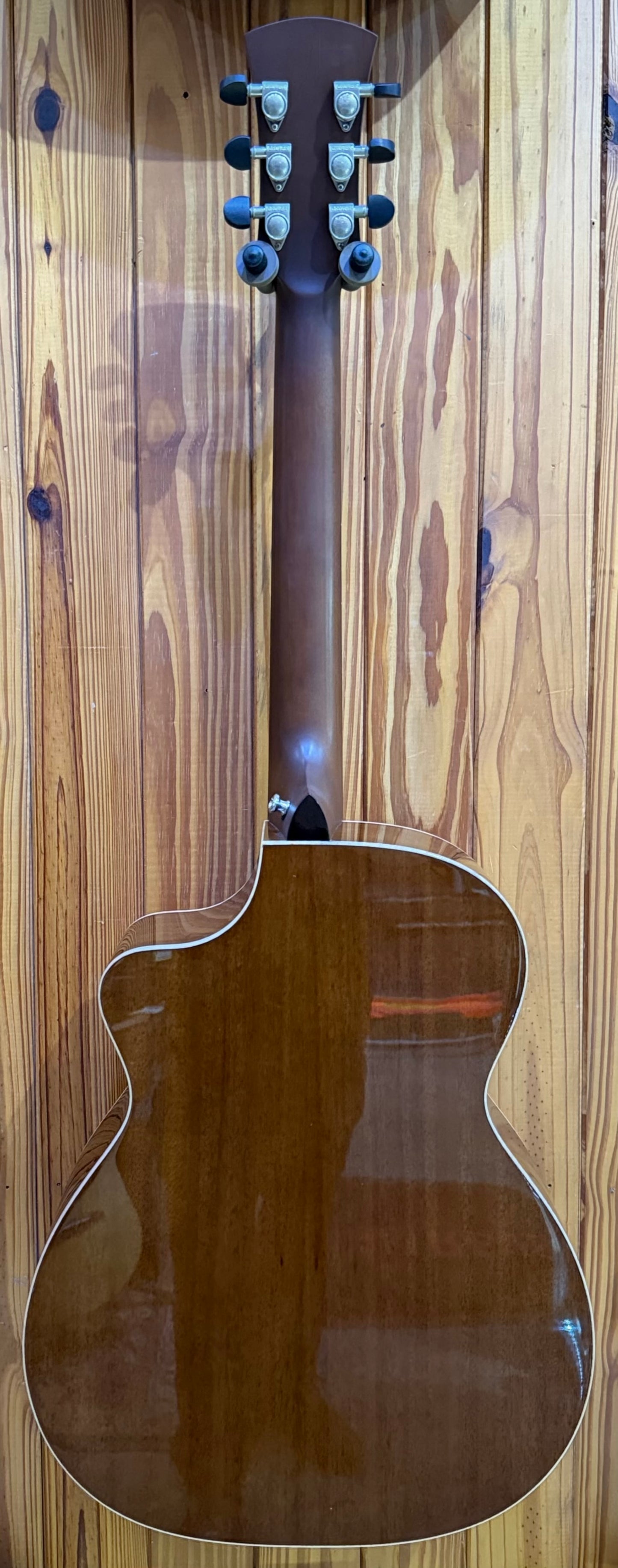 Faith Legacy Earth - Cutaway Electro Acoustic Guitar - Khaya Mahogany - Pre-Loved