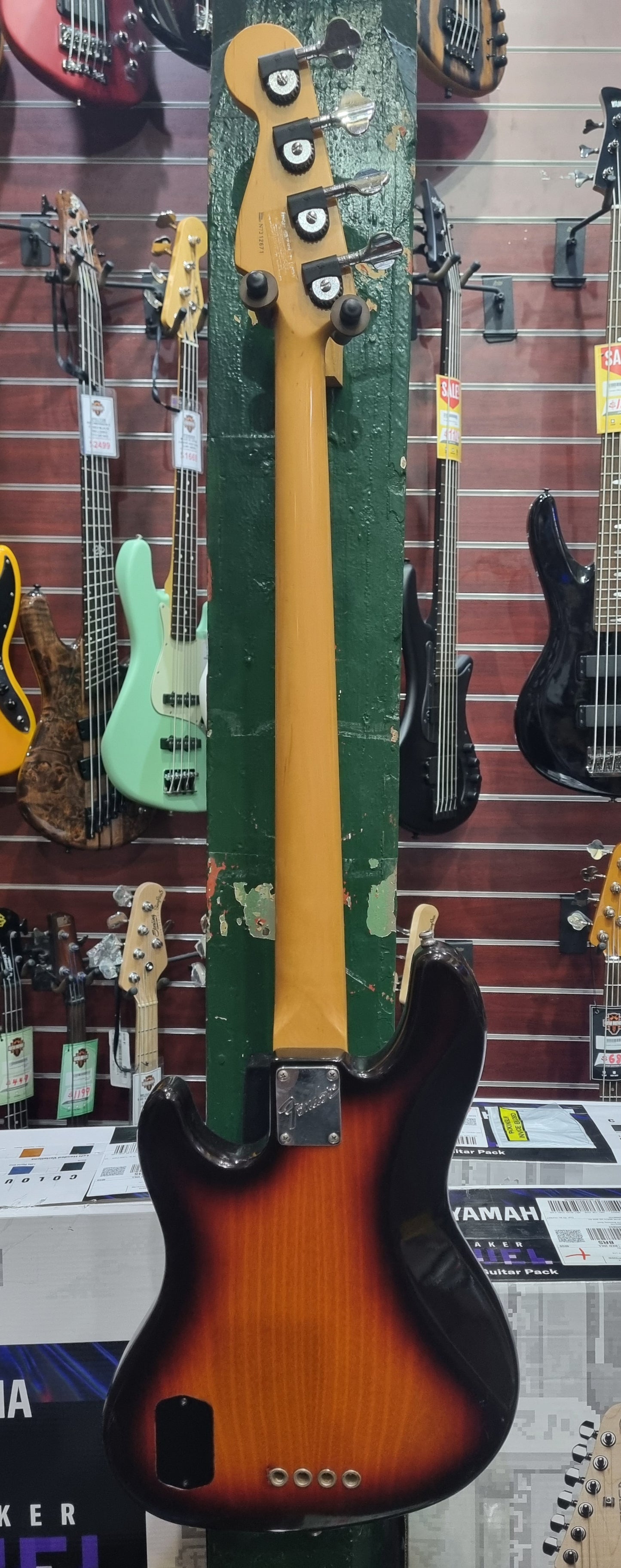 Fender 1997 American Deluxe Jazz Bass 3-Tone Sunburst Pre-Loved