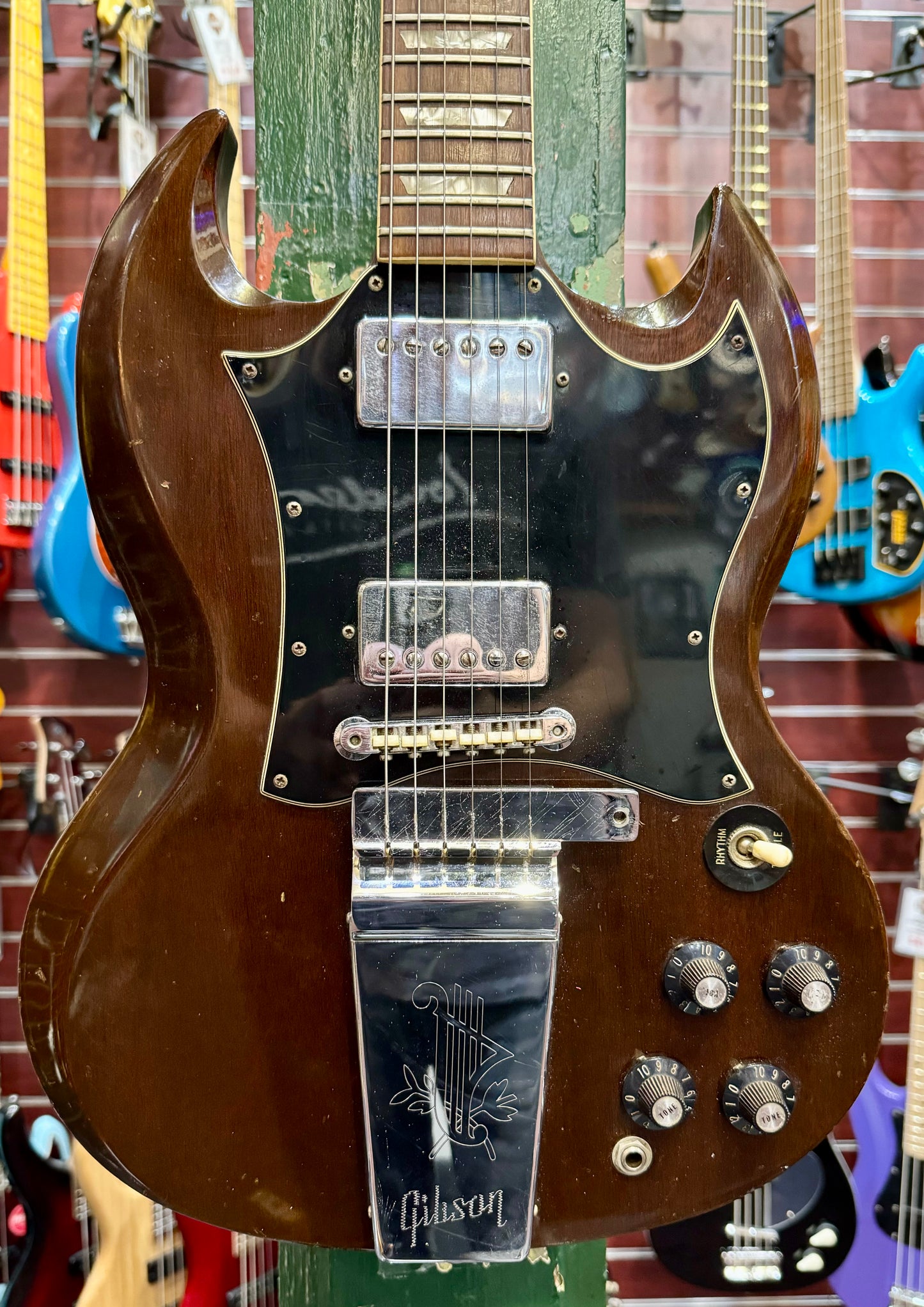 Gibson 1969 SG Maestro Vibrola Standard - Walnut