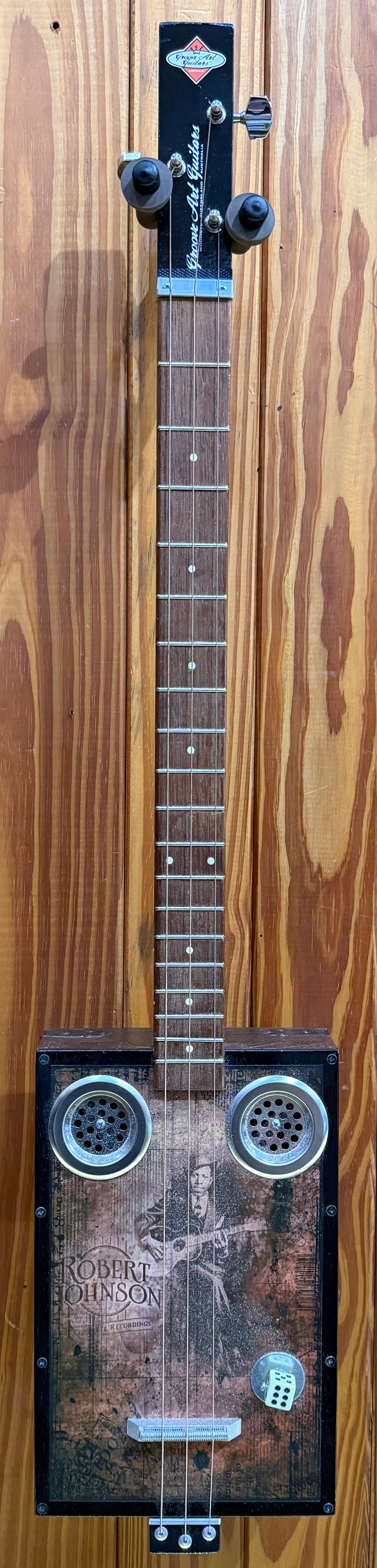 Groove Art Cigar Box Guitar 'Robert Johnson'