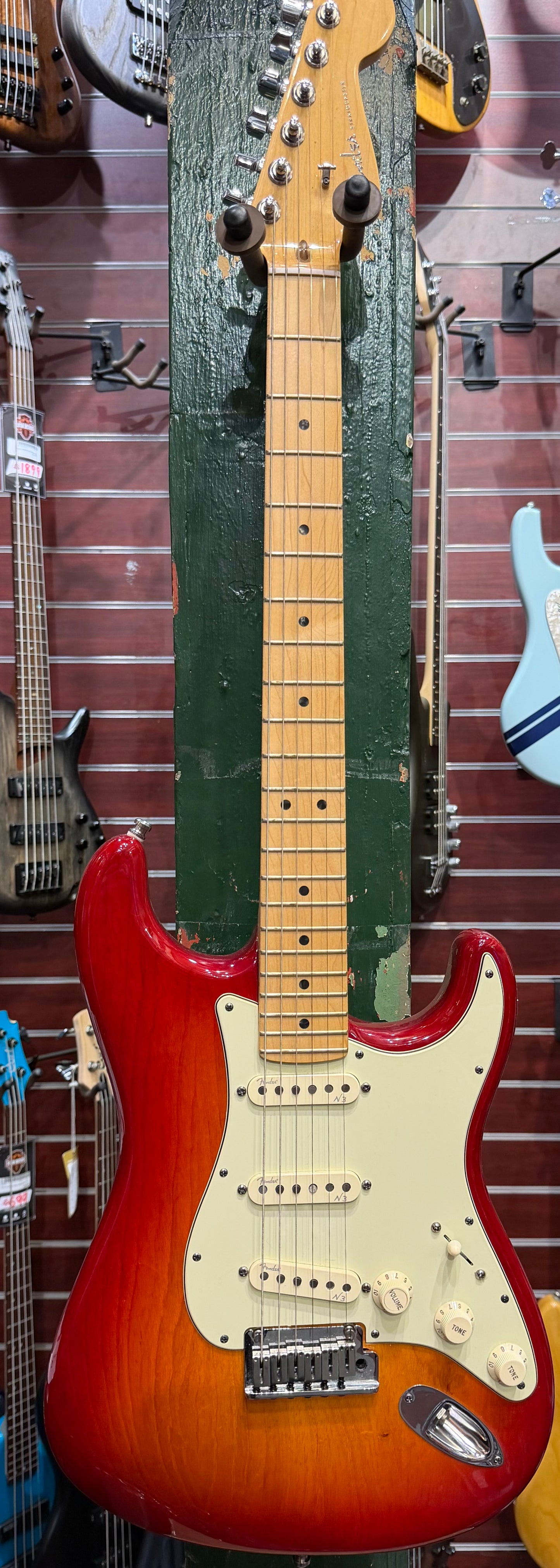 Fender 2011 American Deluxe Ash Stratocaster - Aged Cherry Sunburst - Pre-Loved