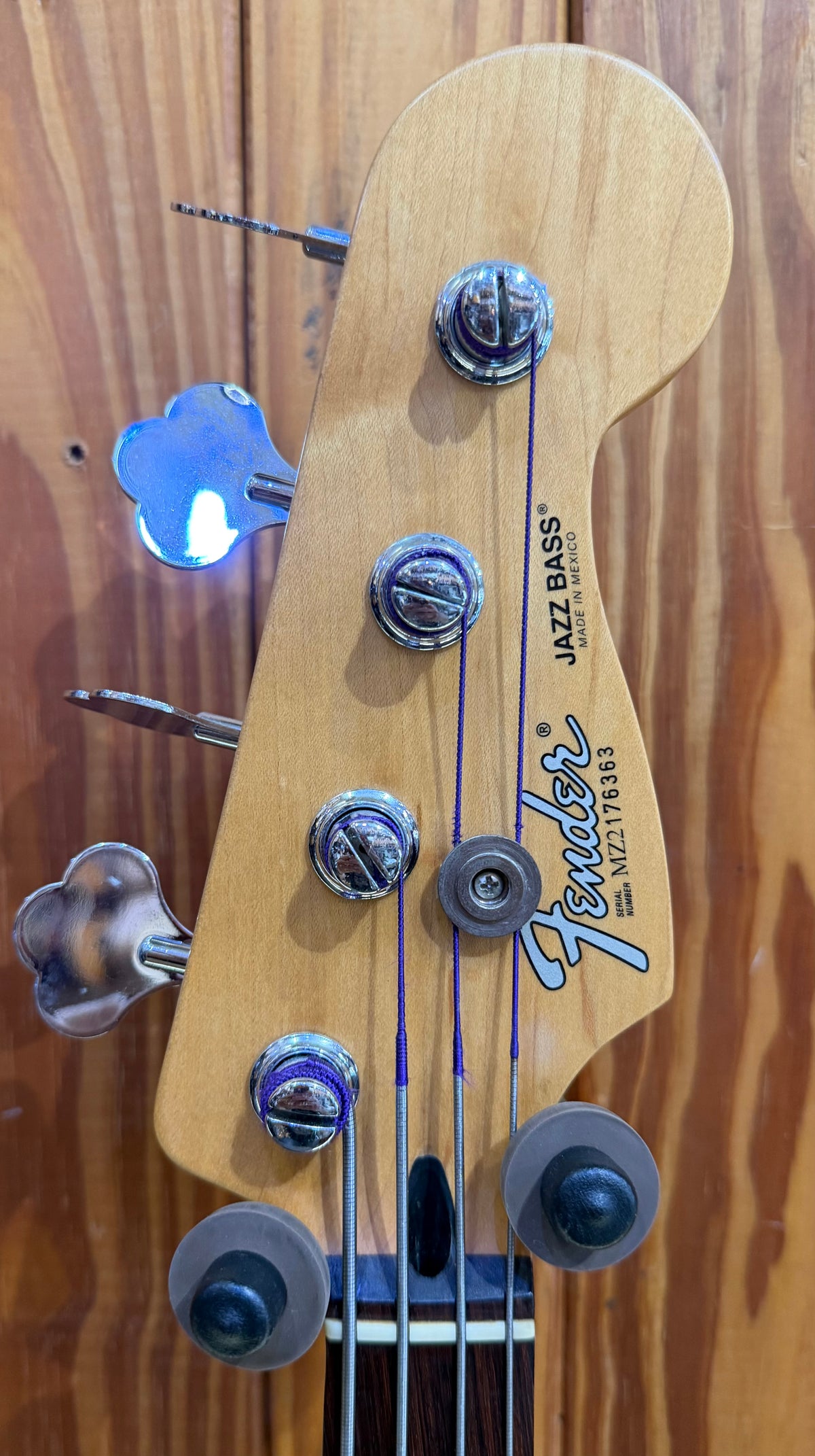 Fender Standard Fretless Jazz Bass - Brown Sunburst - Pre-Loved