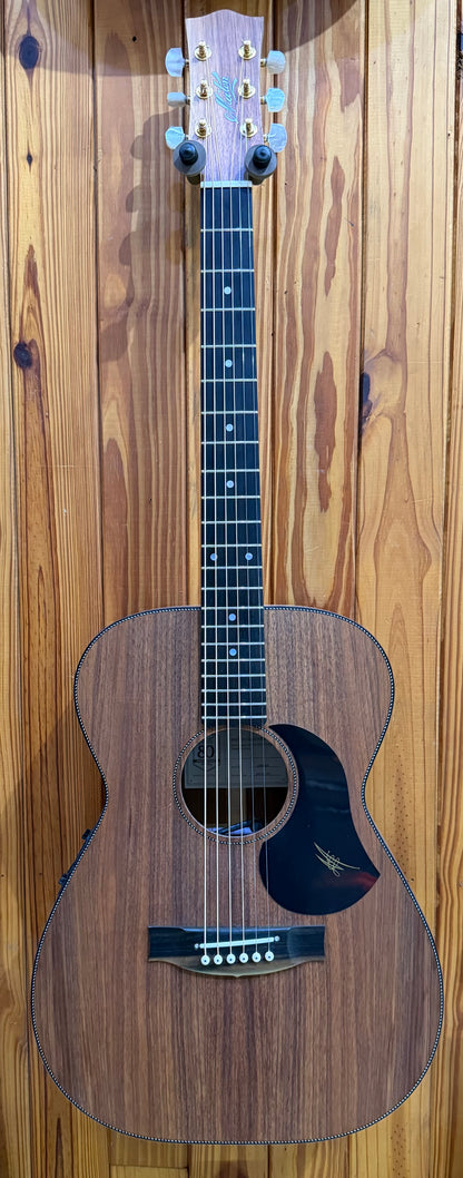 Maton EBW808 Blackwood Acoustic Guitar - Pre-Loved