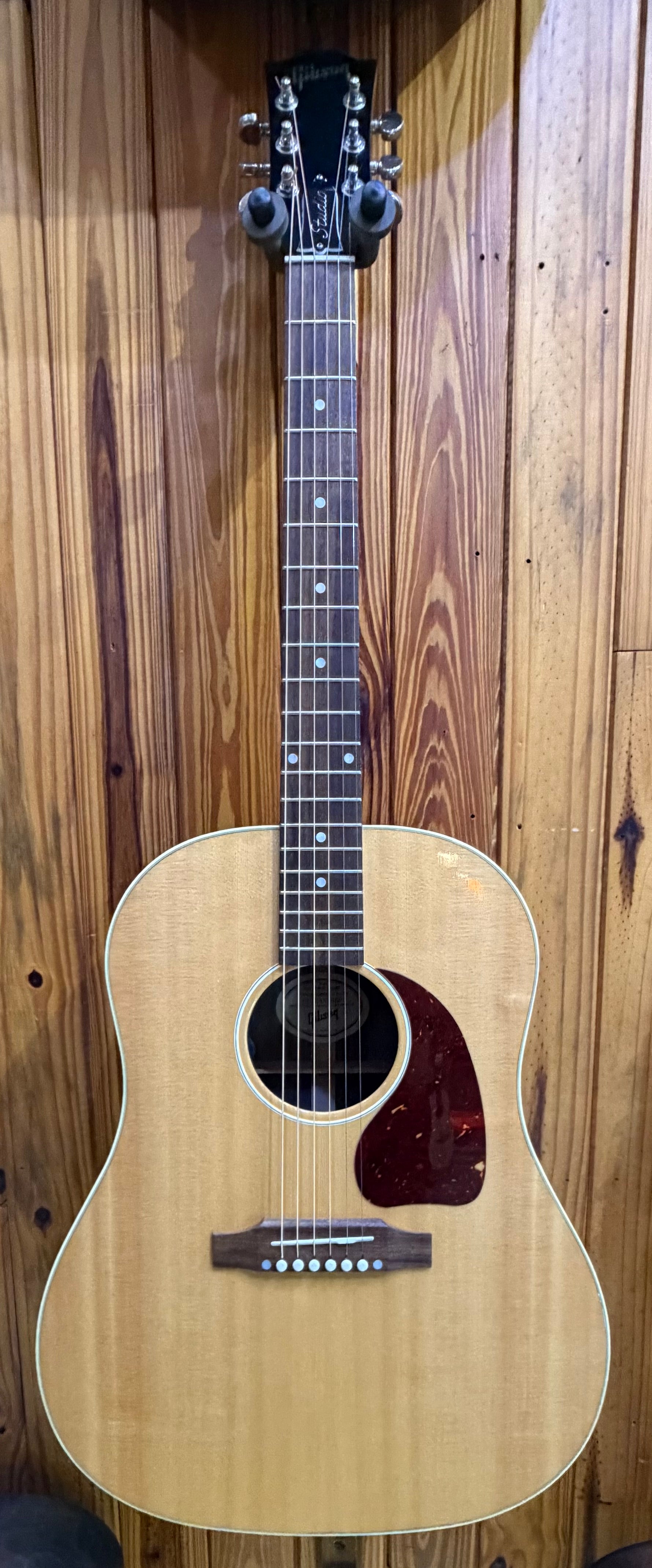 Gibson J45 Studio Walnut - Natural - Pre-Loved | Guitar Bros