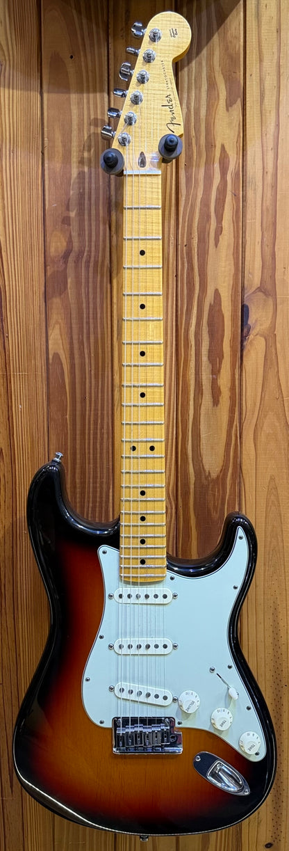 Fender Custom Shop Deluxe Stratocaster - 3-Tone Sunburst - Pre-Loved