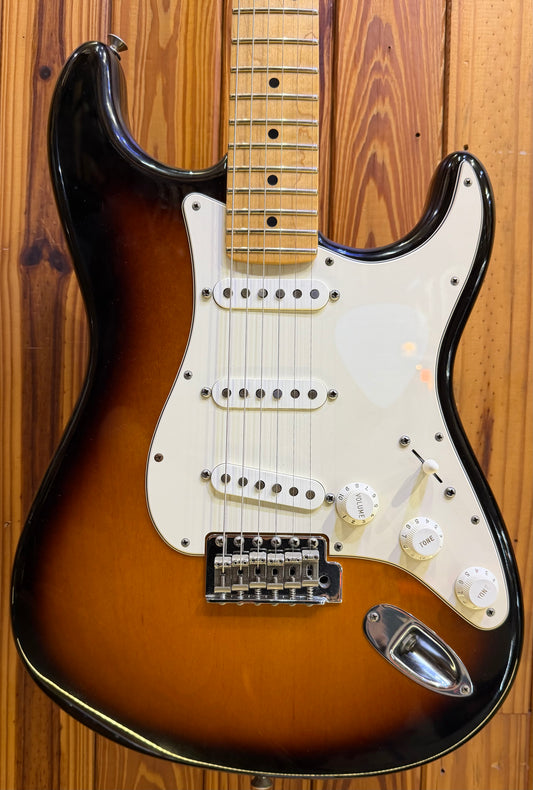 Fender American Special Stratocaster - 2-Tone Sunburst - Pre-Loved