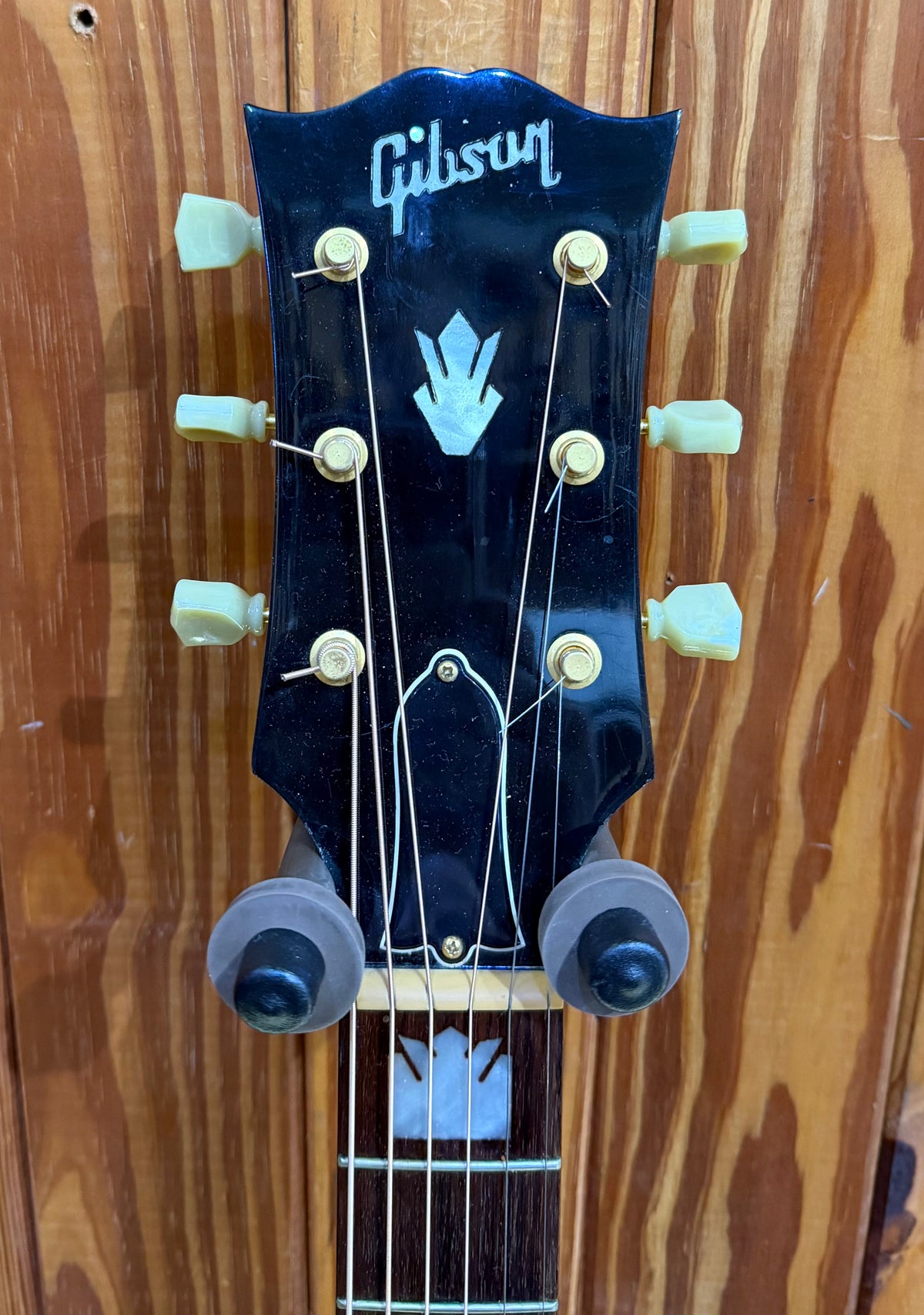 Gibson J-100 Xtra Jumbo Acoustic Guitar - Black Cherry - Pre-Loved