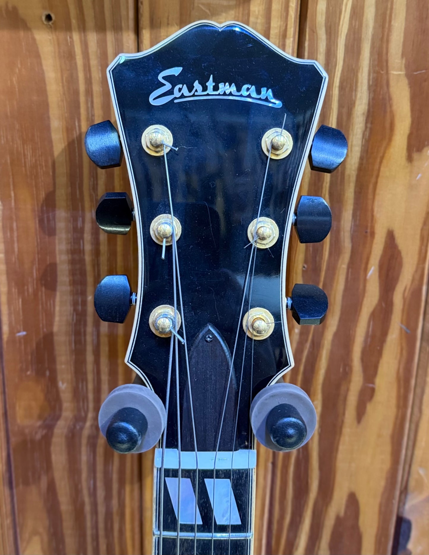 Eastman AR580CE Archtop Electric Guitar - Honey Burst - Pre-Loved