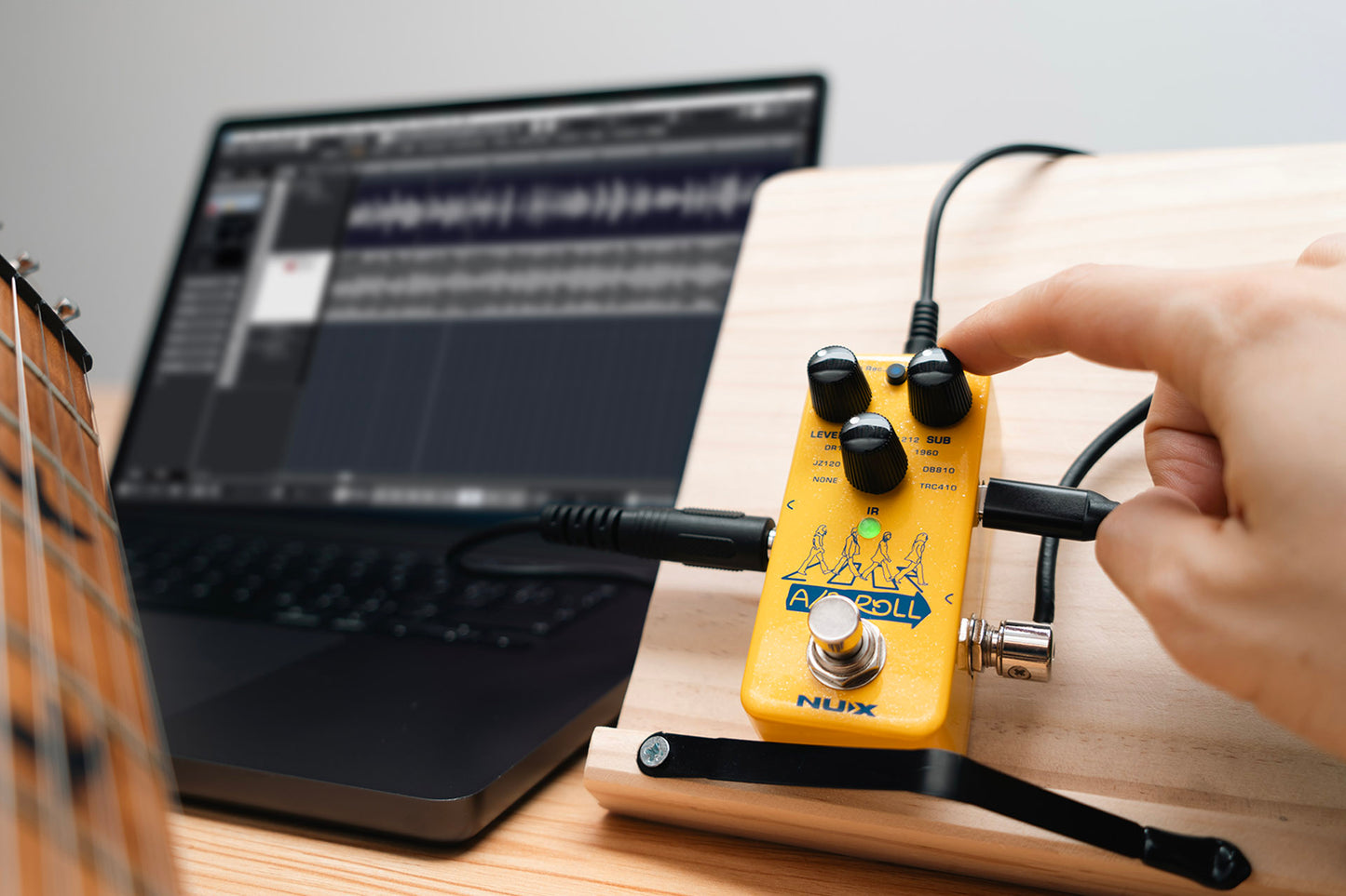 NU-X  AB ROLL Octave & Loop Pedal