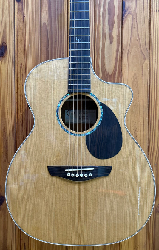 Faith Legacy Earth - Cutaway Electro Acoustic Guitar - Khaya Mahogany - Pre-Loved