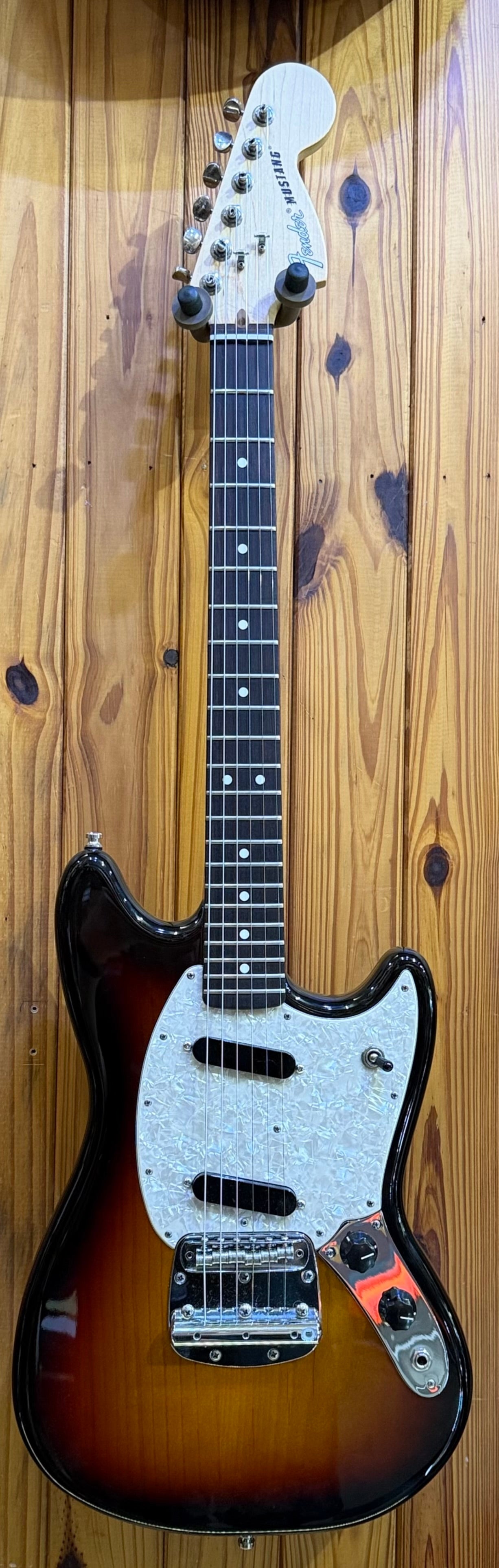 Fender American Performer Mustang - 3-Tone Sunburst - Pre-Loved