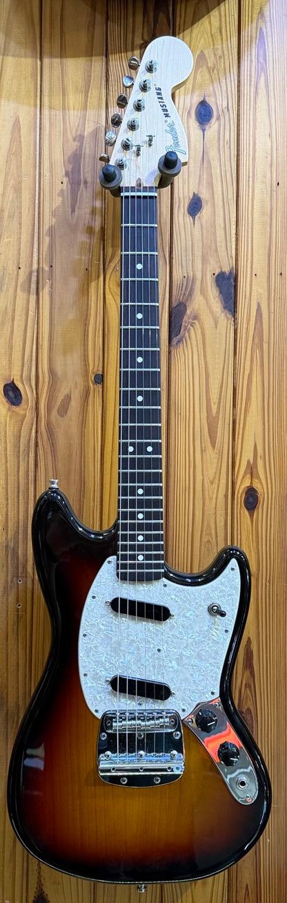 Fender American Performer Mustang - 3-Tone Sunburst - Pre-Loved