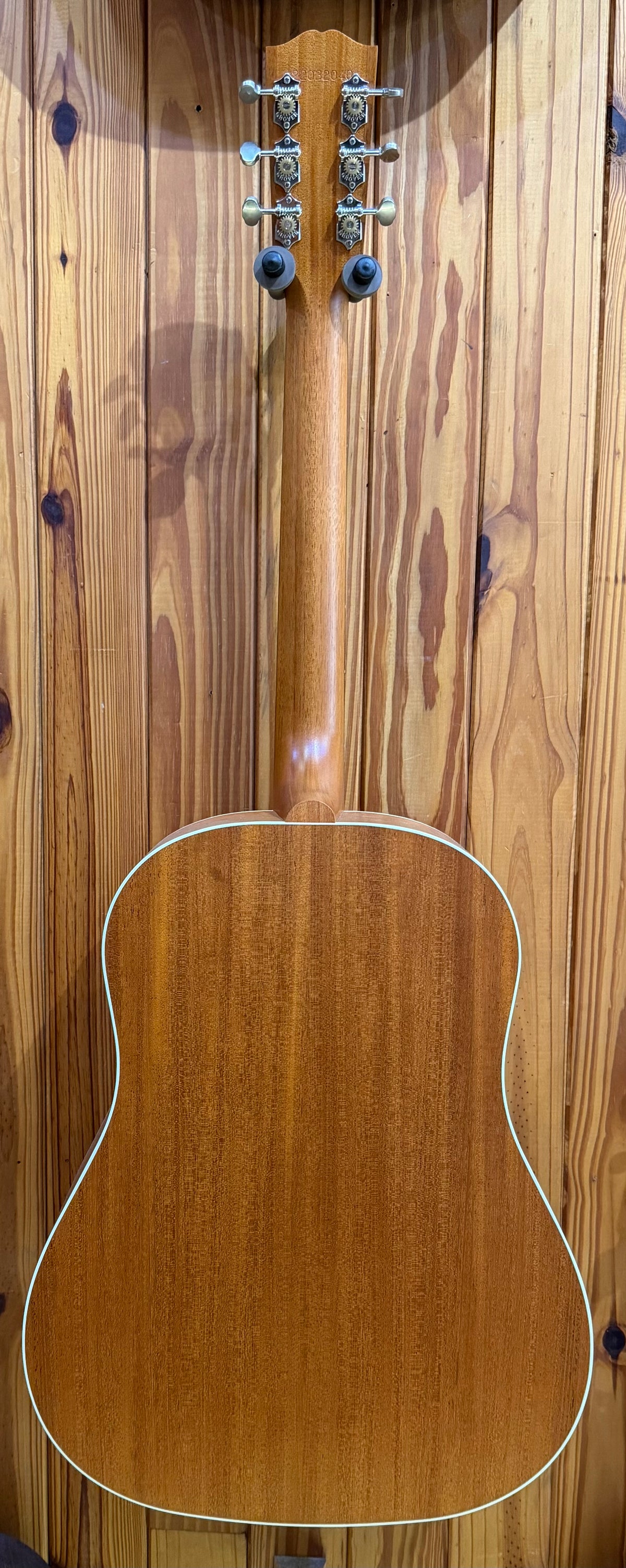 Gibson J-35 Acoustic Guitar - Pre-Loved
