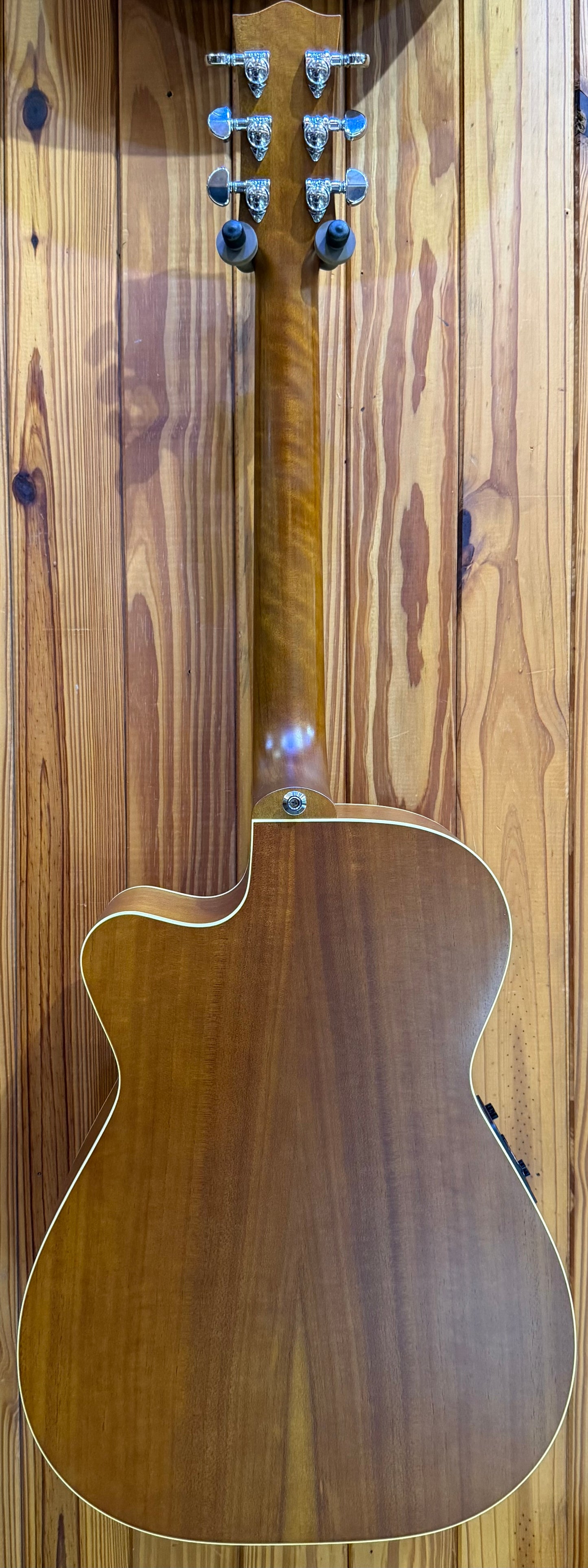 Maton EBG808C-TE Tommy Emmanuel Signature Acoustic Guitar - Pre-Loved