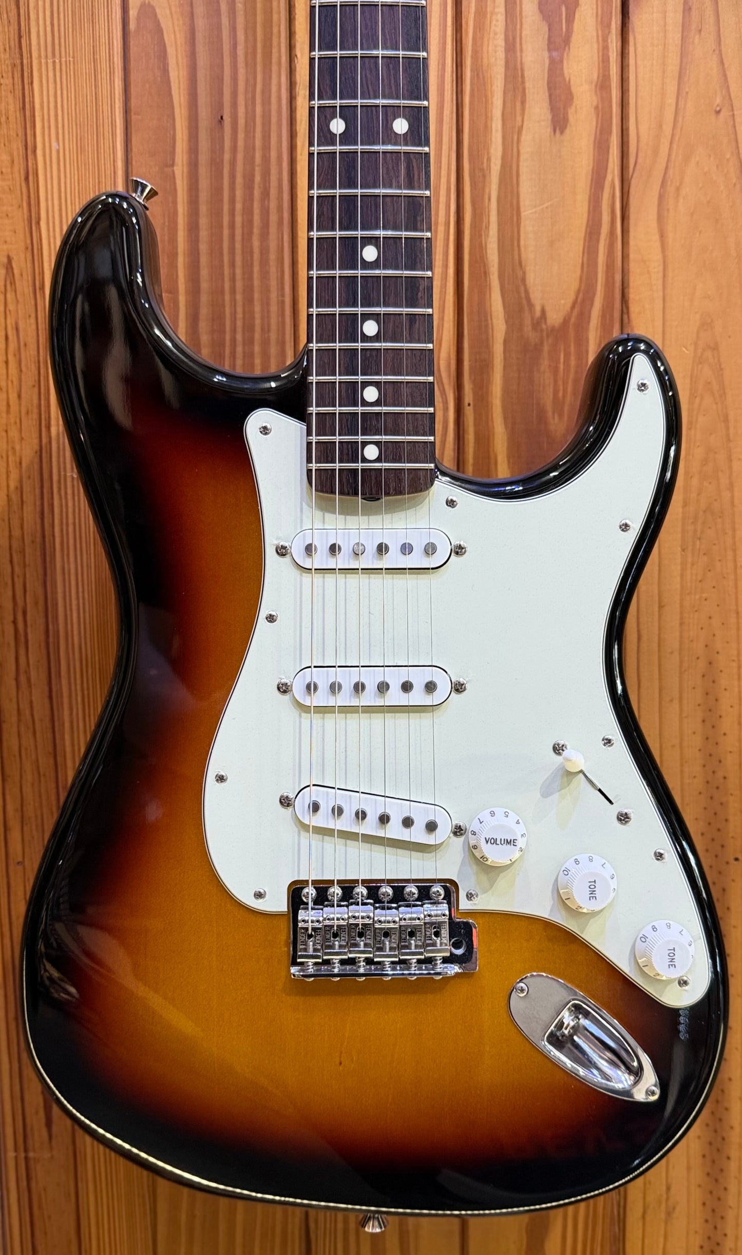Fender Made in Japan Traditional '60s Stratocaster - 3 Tone Sunburst - Pre-Loved