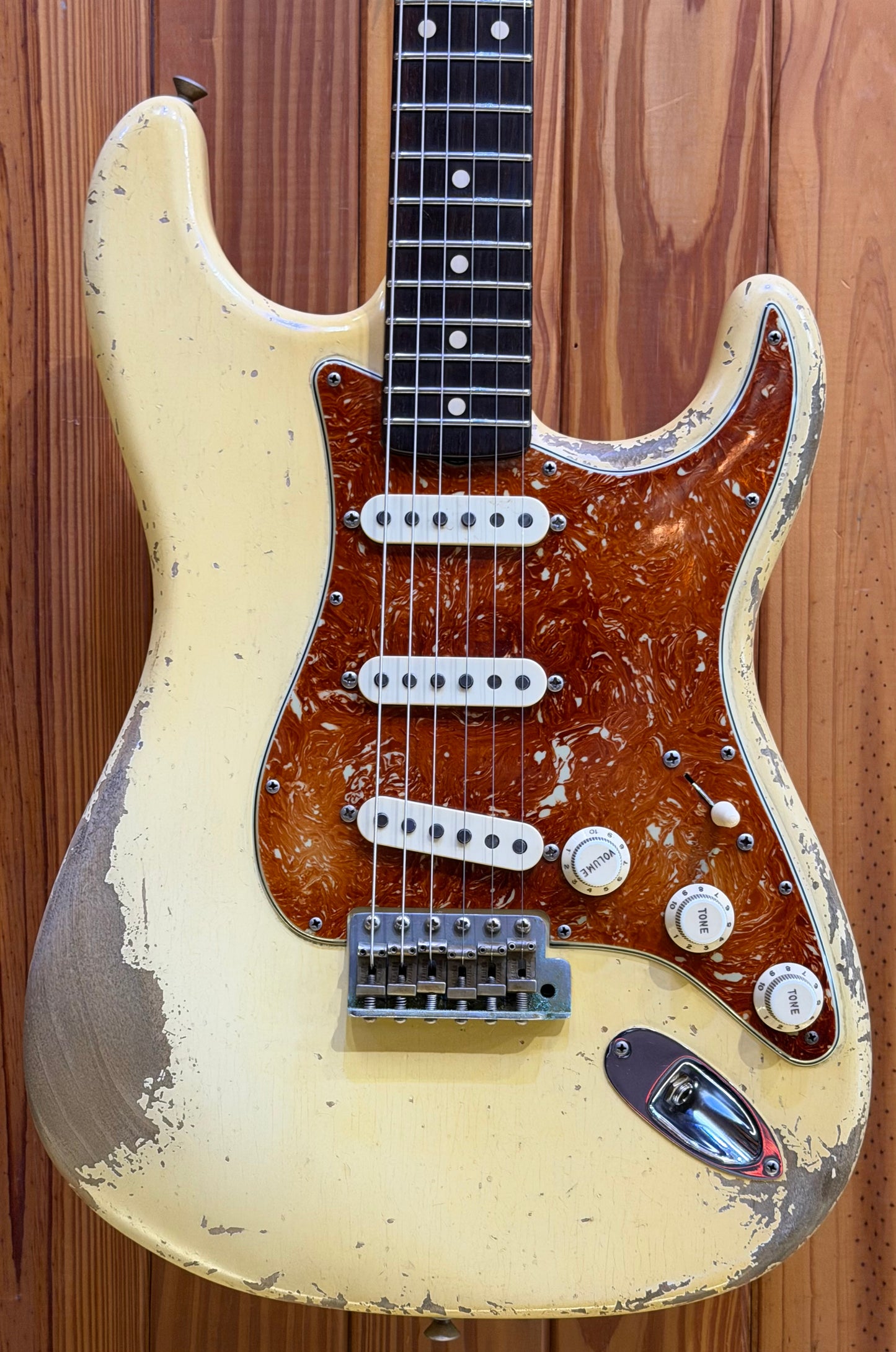 1960 Fender Custom Shop Stratocaster Masterbuilt “Dale Wilson”  Aged White Relic