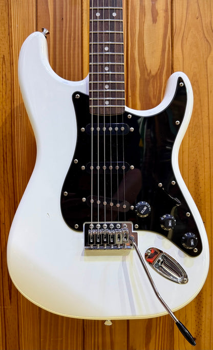 Squier Sonic Series Stratocaster - Arctic White - Pre-Loved