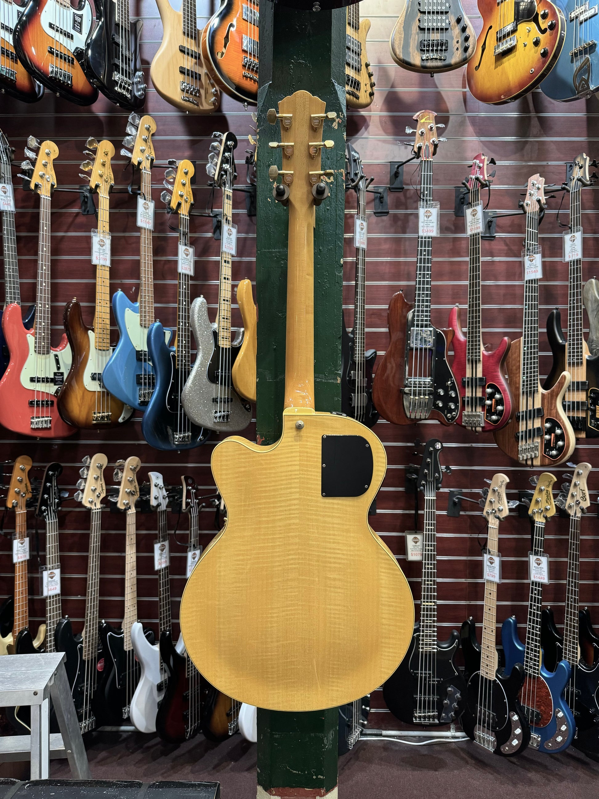 Yamaha AEX1500 Hollowbody Yellow Satin Stain Pre Loved