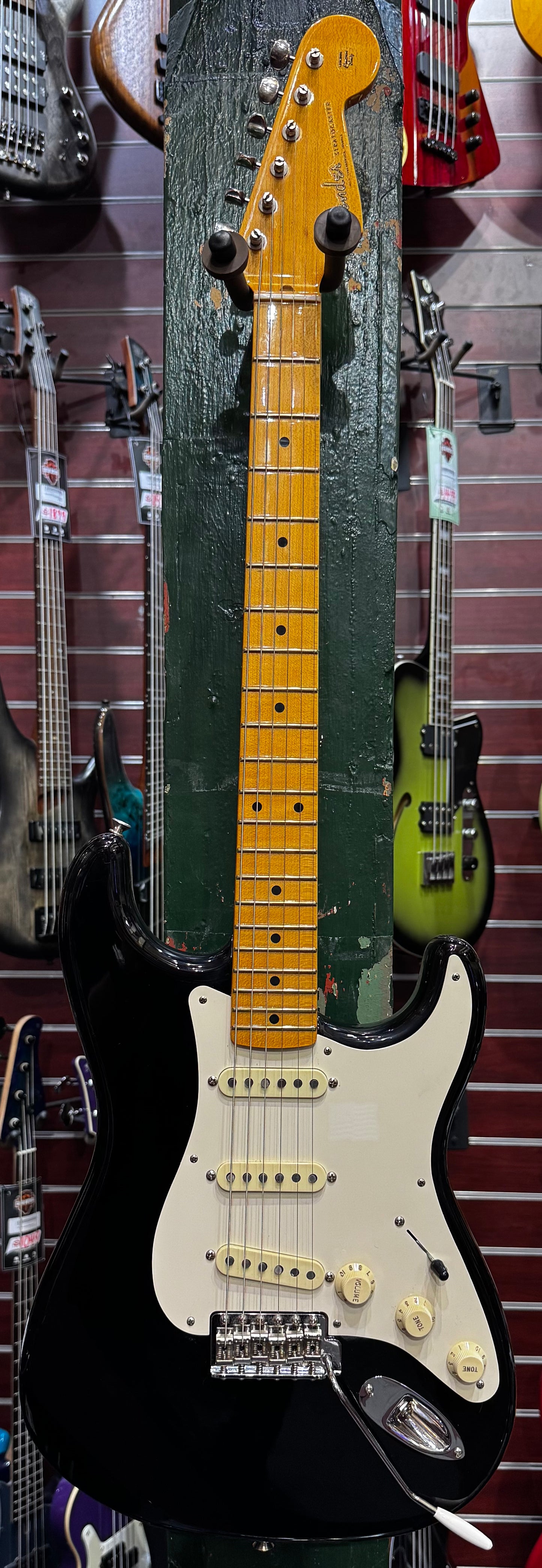 Fender Artist Series Eric Johnson Stratocaster - Black - Pre-Loved