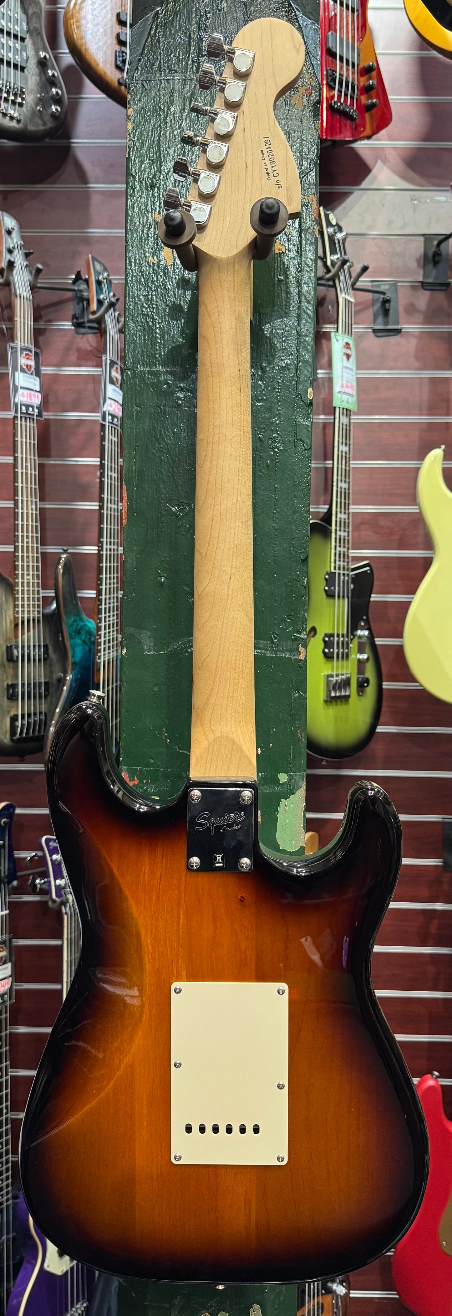 Squier Affinity Series Stratocaster - 3-Colour Sunburst - Left Handed - Pre-Loved