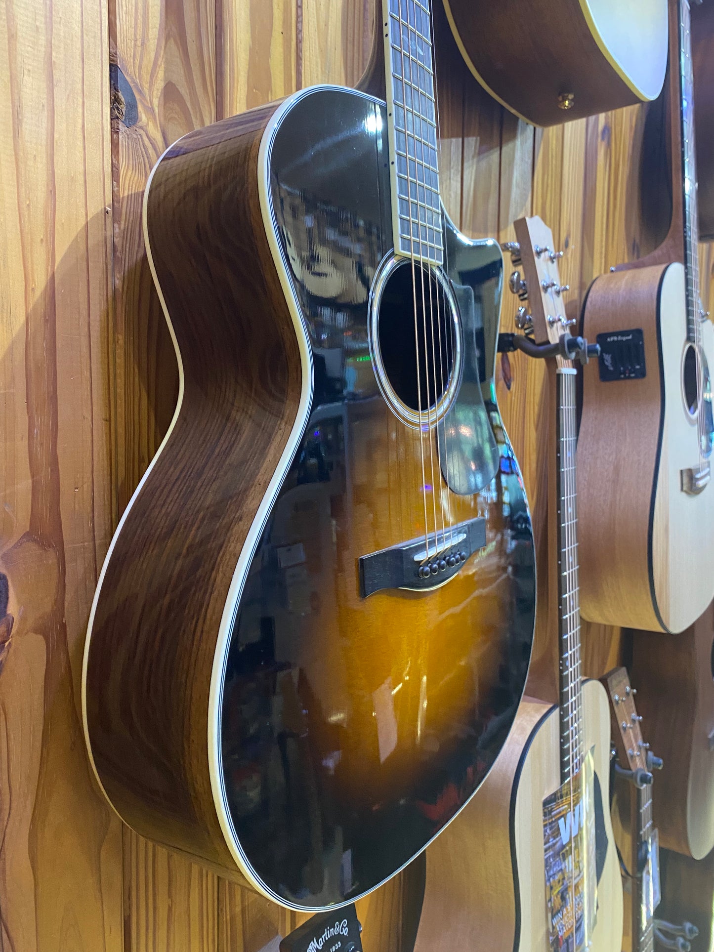 Eastman AC422CE Grand Auditorium Acoustic Sunburst