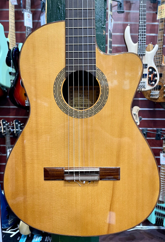 Esteve Gamberro - Cedar Top Classical 2007 w/ Pickup - Pre-Loved