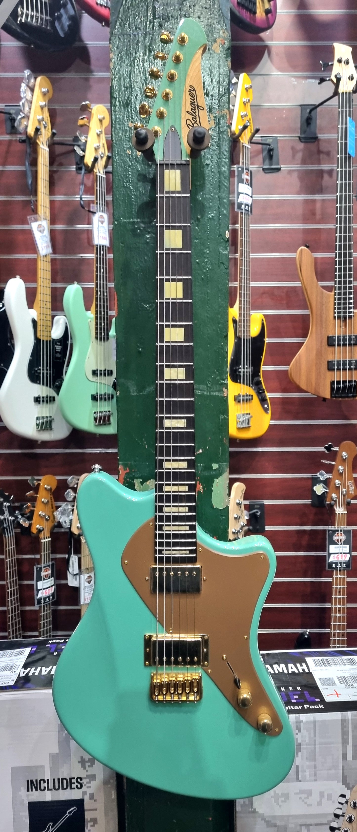 Balaguer Growler T-BAR Baritone Guitar Cool Green - Pre-loved