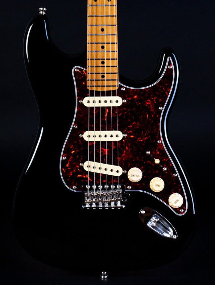 Jet JS-300 SSS Electric Roasted Maple Neck - Black