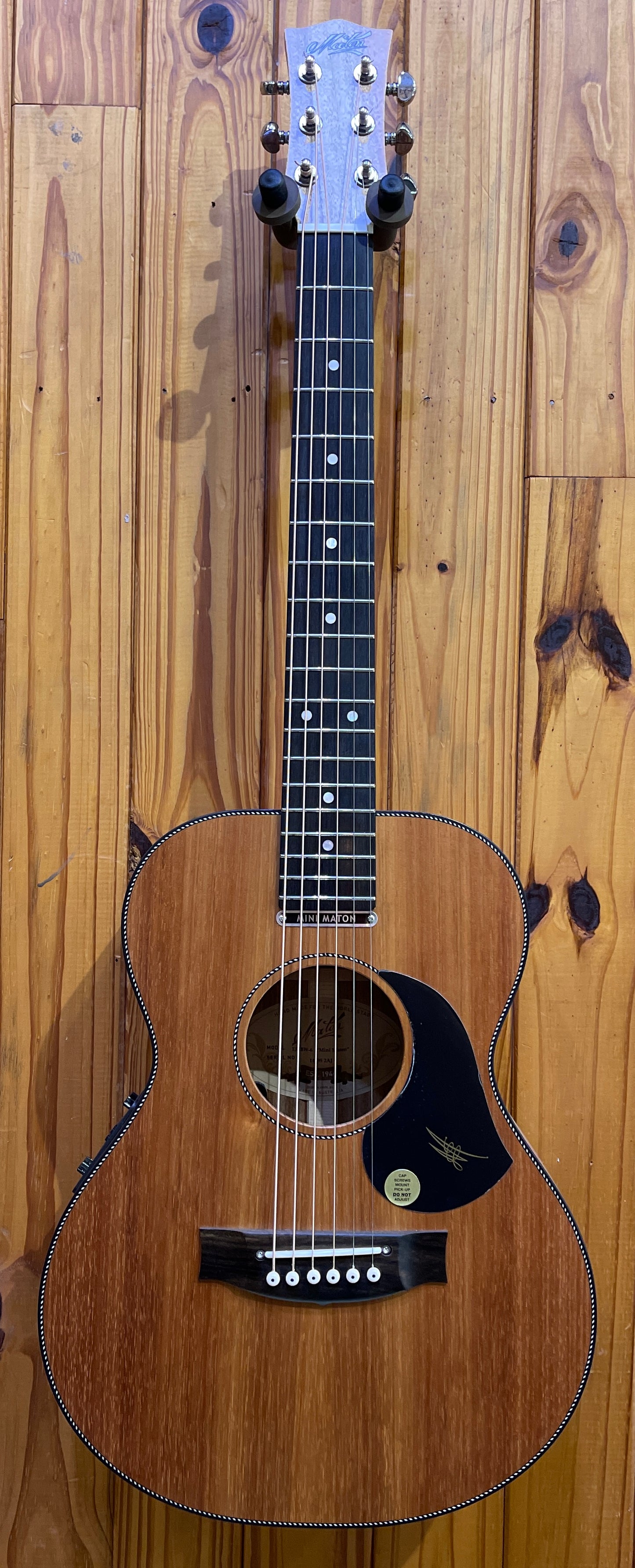 Maton EMBW-6 Mini Maton - Blackwood with Pickup & Hard Case